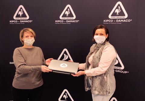 donatie laptops streekfonds kipco-damaco group covid-19